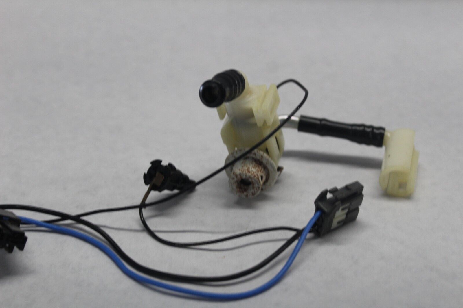 15610-10G00 FUEL PRESSURE REGULATOR 2006 SUZUKI BURGMAN AN650K6