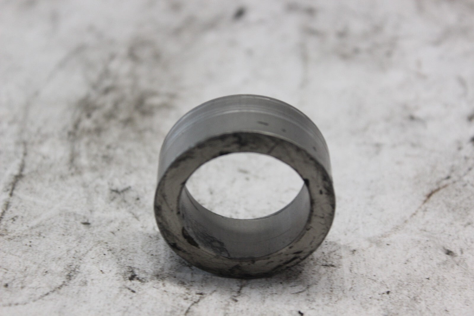 REAR AXLE LEFT SPACER 64751-40F00 2002 SUZUKI GSX-R1000