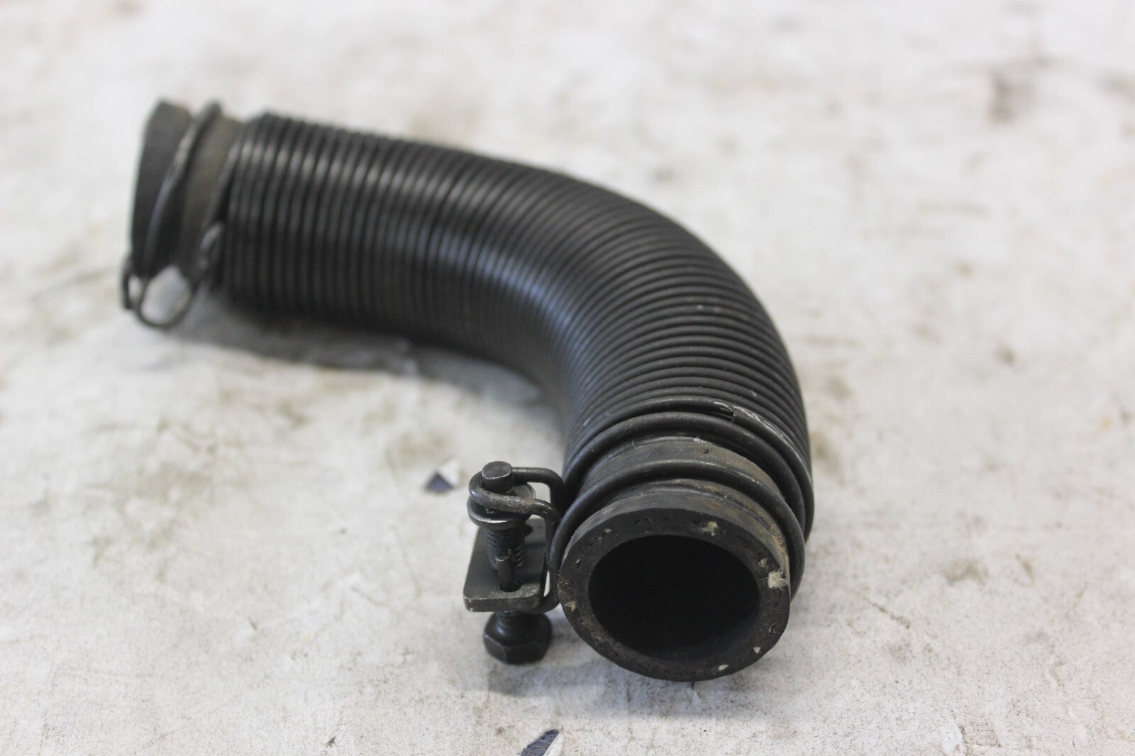 UPPER WATER HOSE 19501-431-000 1982 HONDA GOLDWING GL1100A
