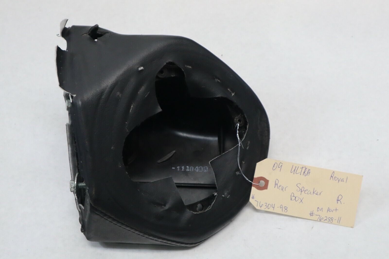 OEM Harley Davidson Tour Pak Speaker Box RIGHT 2009 Ultra Royal 76288-11