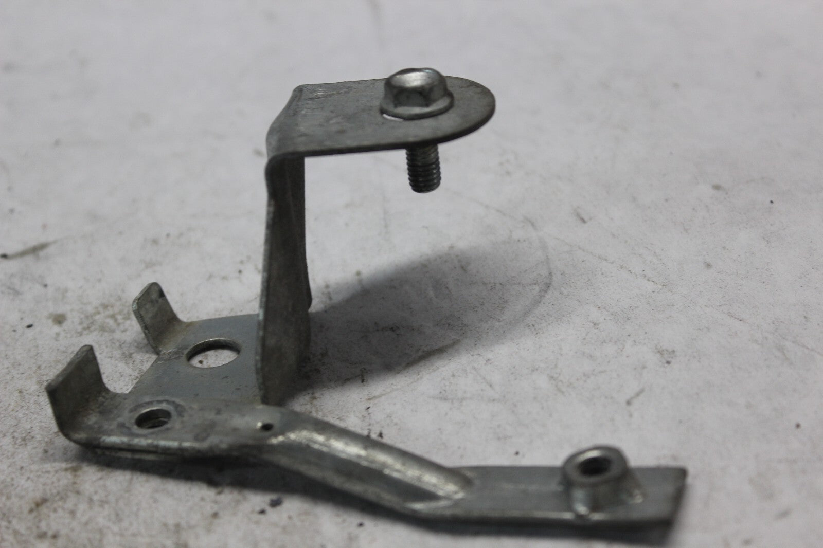 LEFT SIDE COVER STAY 50202-MAE-000 1998 HONDA CBR900RR