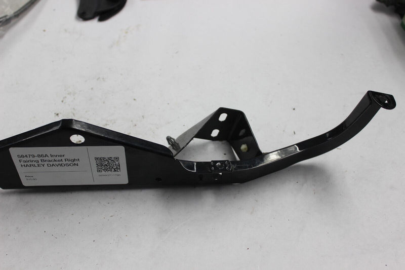 58479-86A Inner Fairing Bracket Right HARLEY DAVIDSON