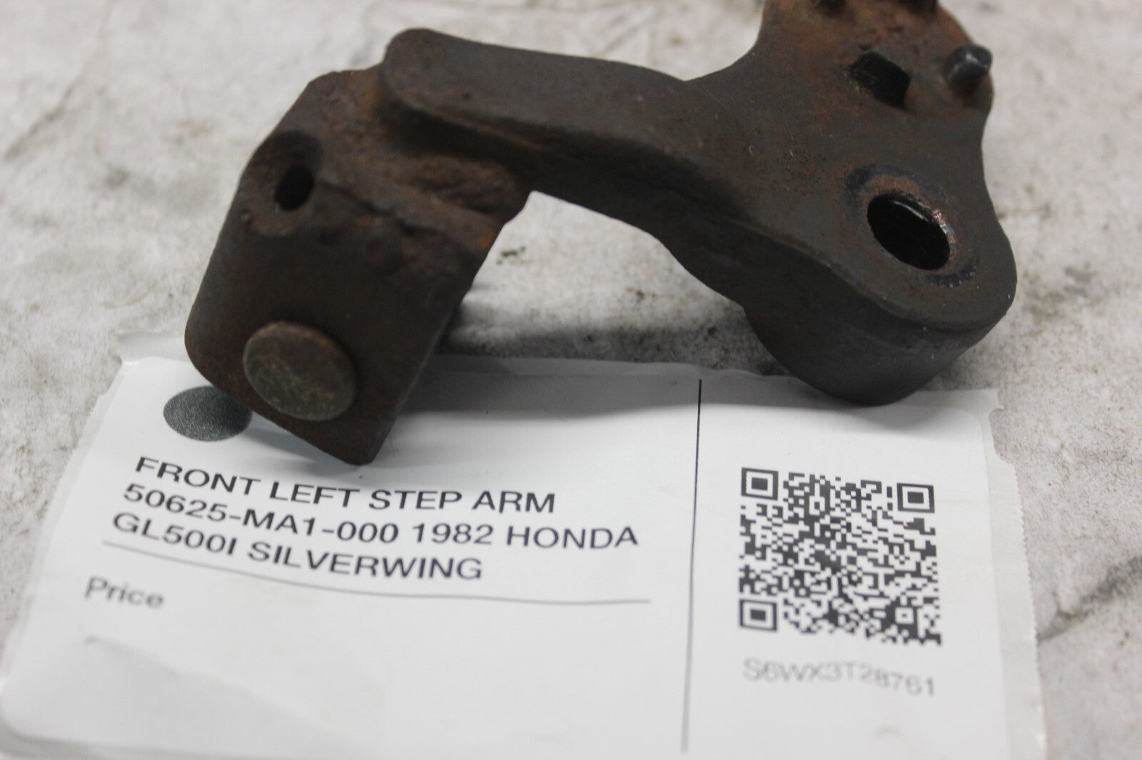 FRONT LEFT STEP ARM 50625-MA1-000 1982 HONDA GL500I SILVERWING