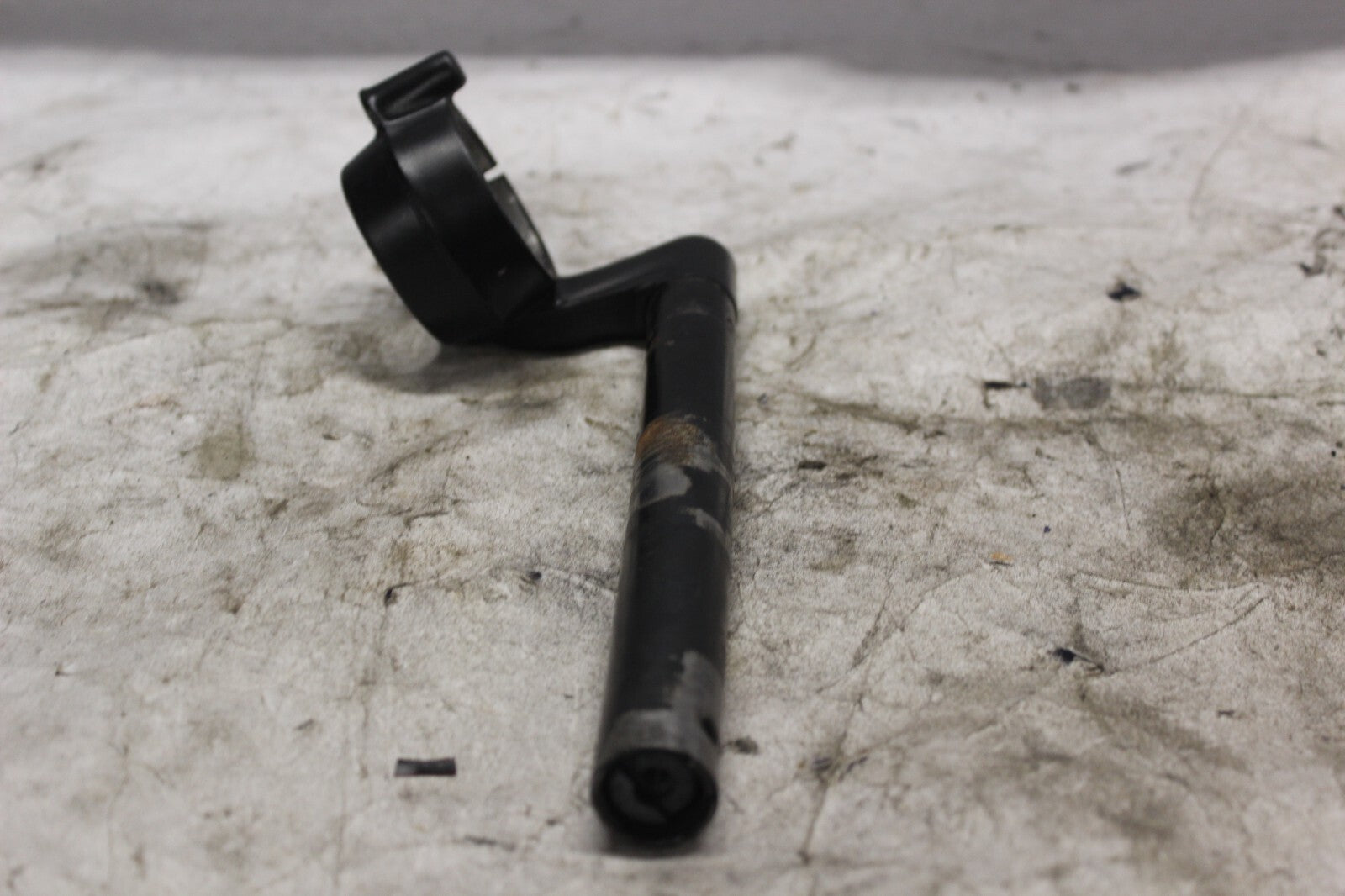 RIGHT HANDLEBAR BLACK SCRATCHED SEE PICS 53100-MAS-E00 1998 HONDA CBR900RR