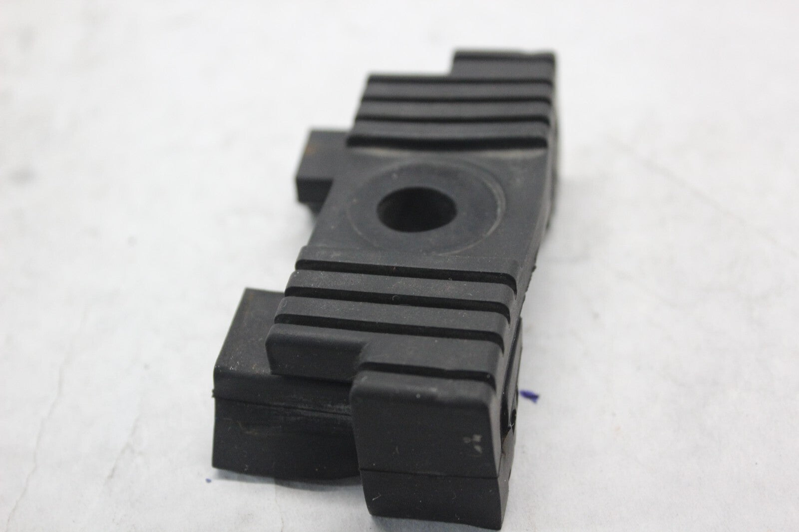 REAR FUEL TANK RUBBER 17613-MV4-000 1998 HONDA CBR900RR