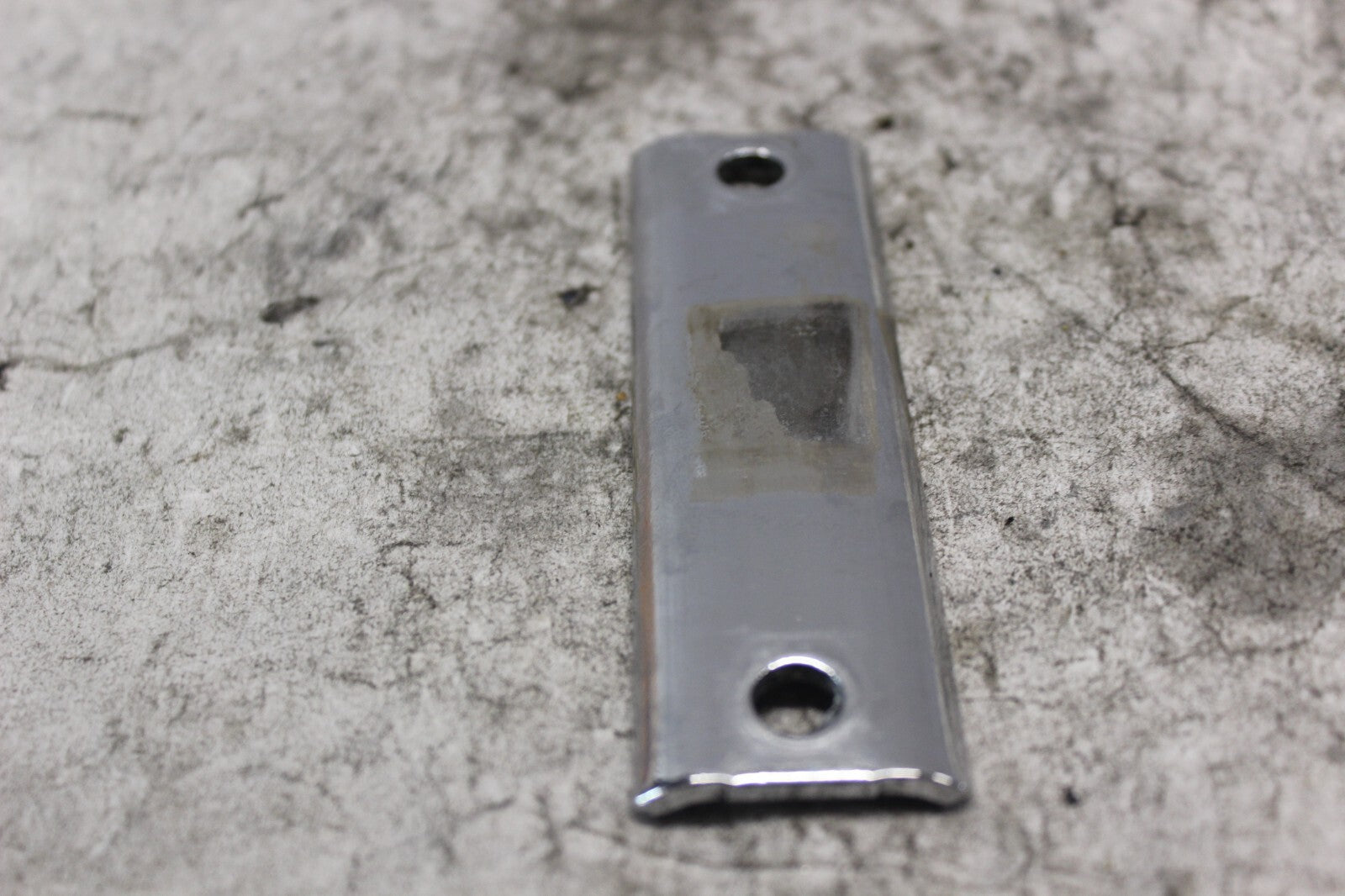 REAR EXHAUST MOUNT BRACKET 65678-07 2008 H-D ELECTRAGLIDE FLHT