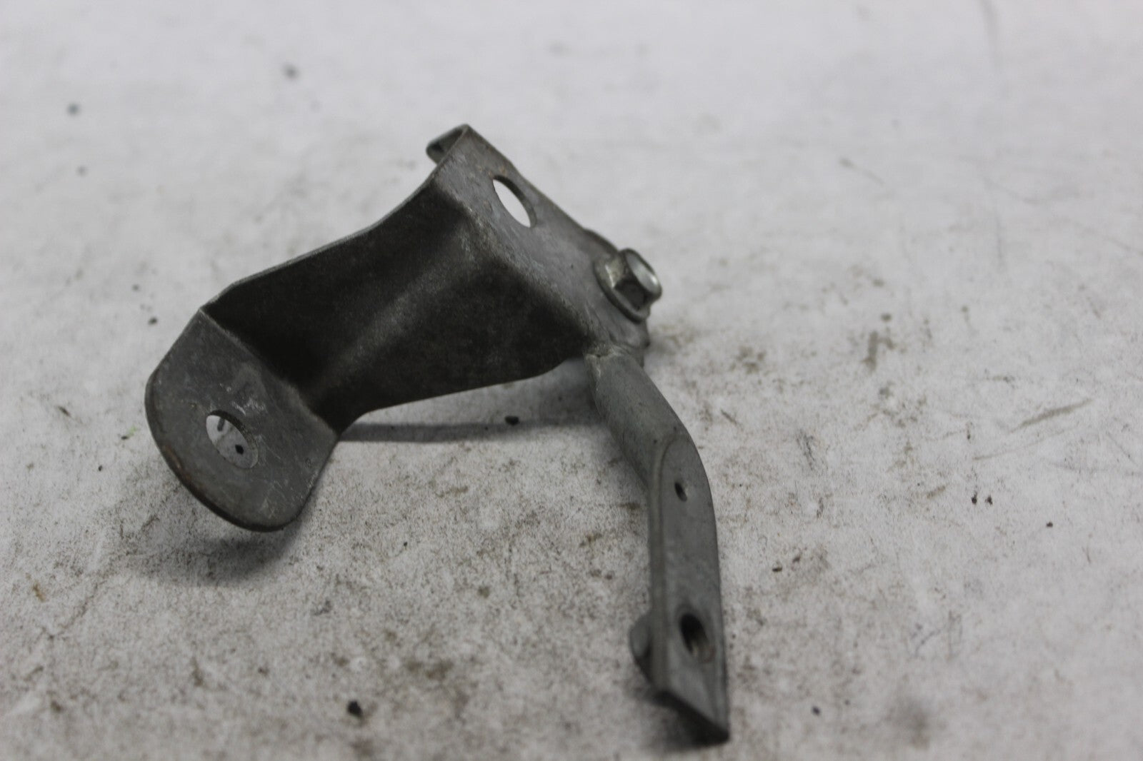 LEFT SIDE COVER STAY 50202-MAE-000 1998 HONDA CBR900RR