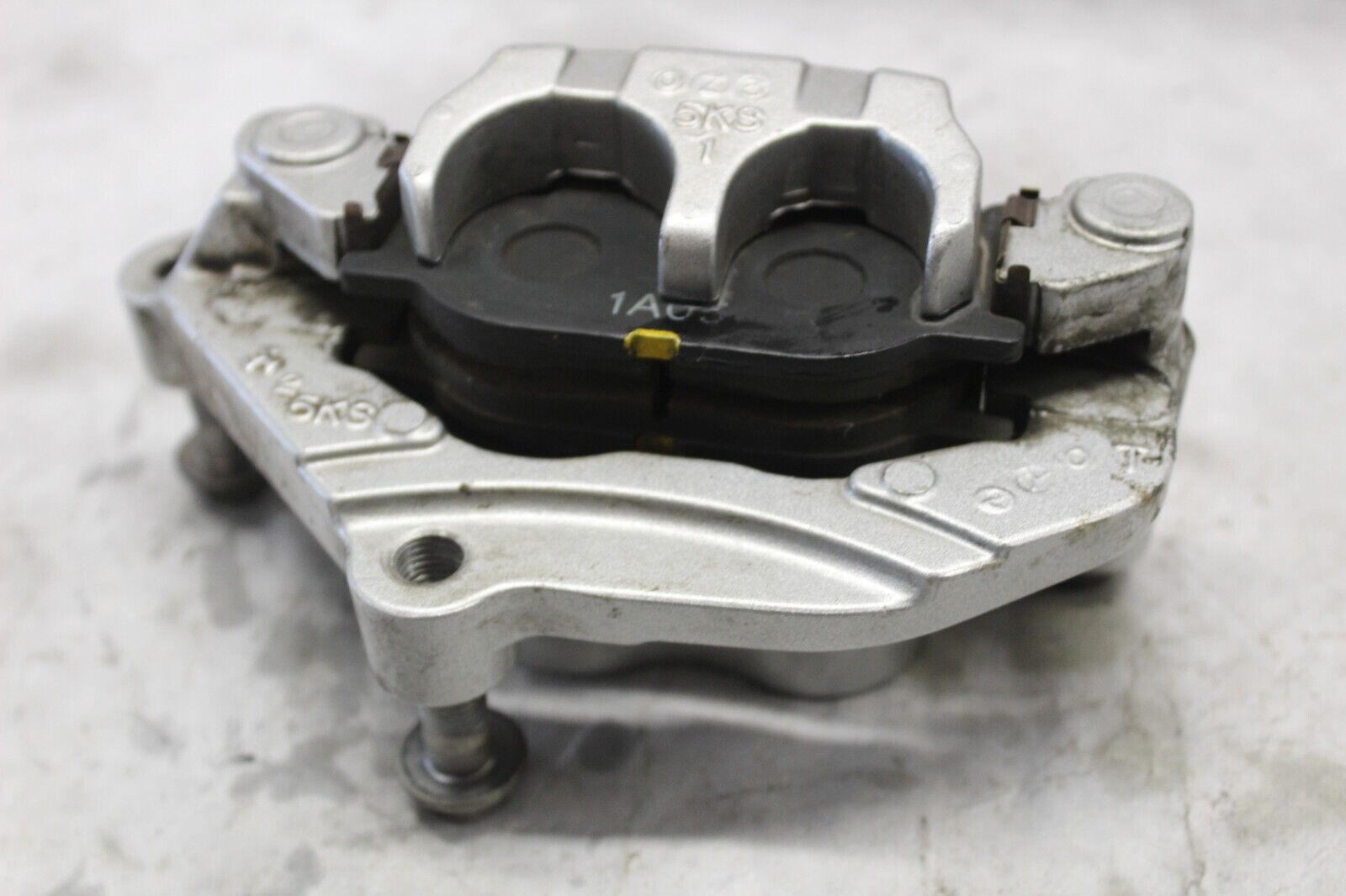 FRONT CALIPER ASSY RIGHT 5KS-2580U-00-00 2001 XVS1100A VSTAR CLASSIC