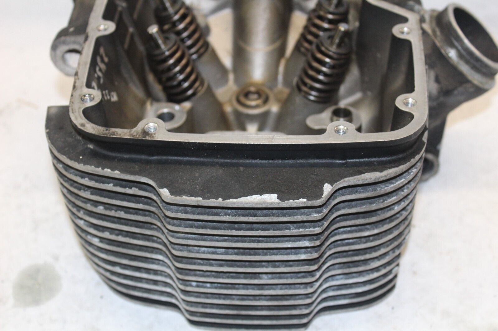 REAR CYLINDER HEAD BLACK (SEE PHOTOS) 3021772 2007 VICTORY 8BALL