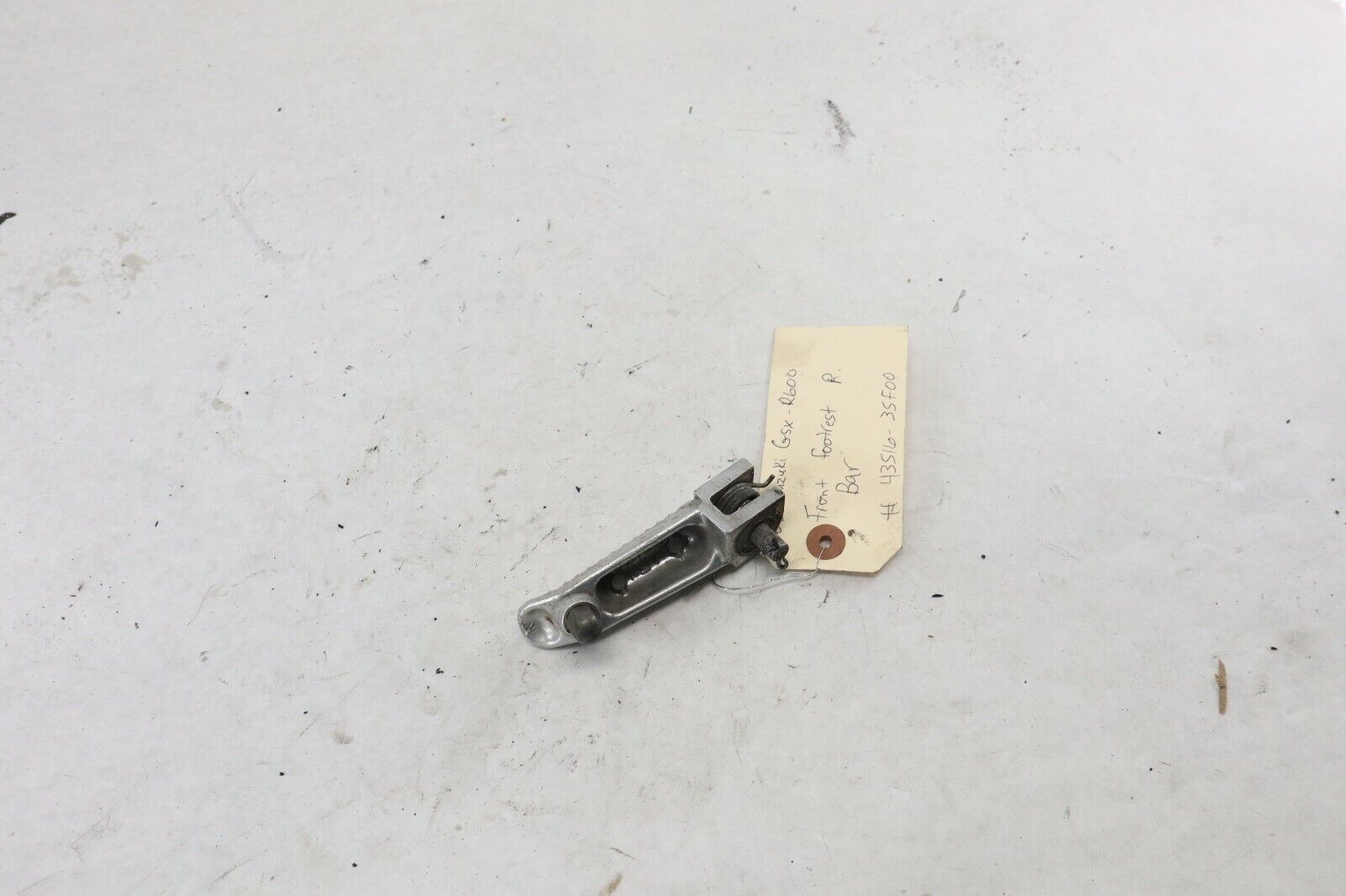 OEM LEFT RIGHT Footrest Suzuki 2003 GSX-R600 GSXR600 43516-35F00