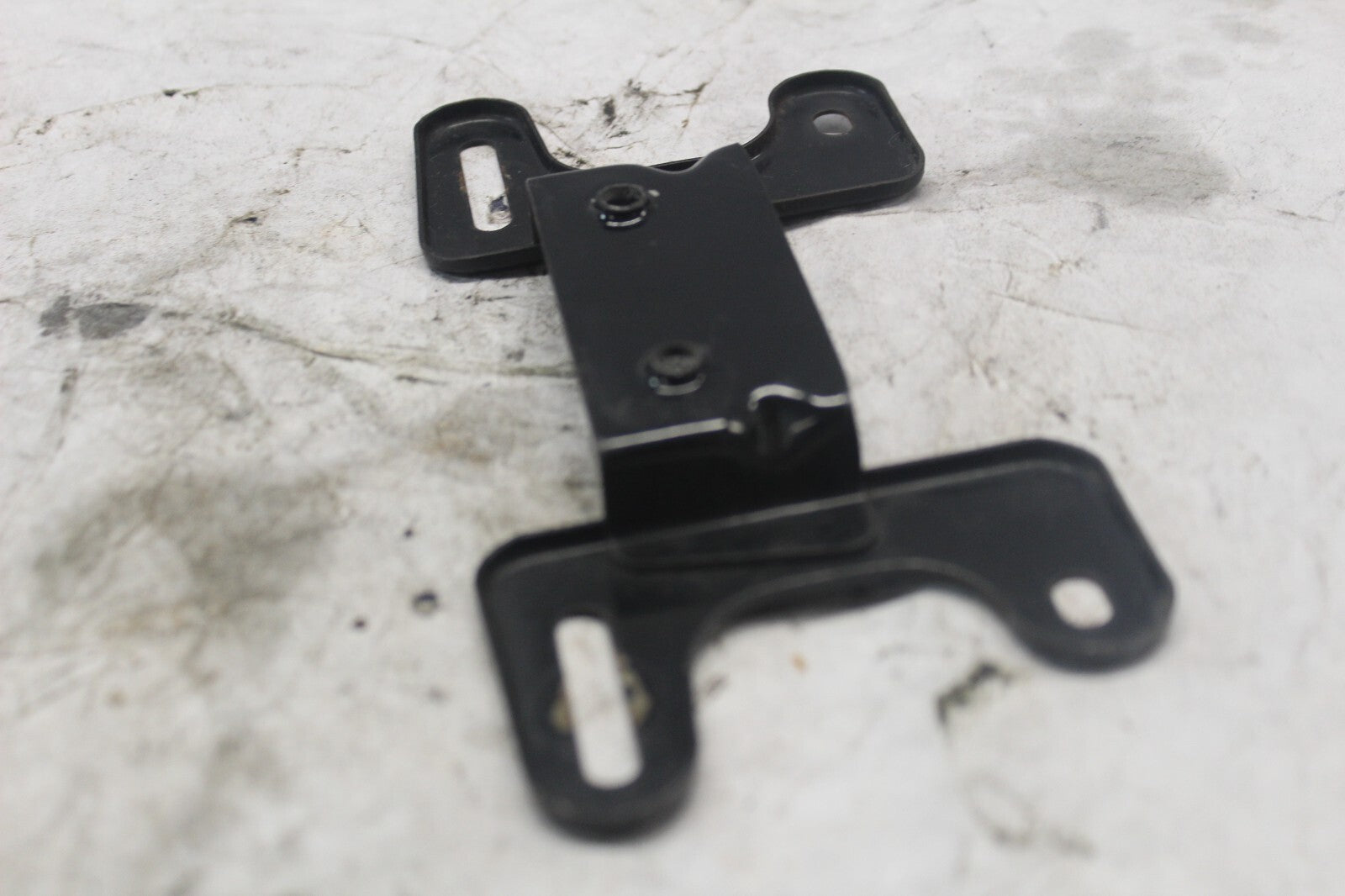 LICENSE PLATE BRACKET 84701-MA1-670  1982 HONDA GL500I SILVERWING
