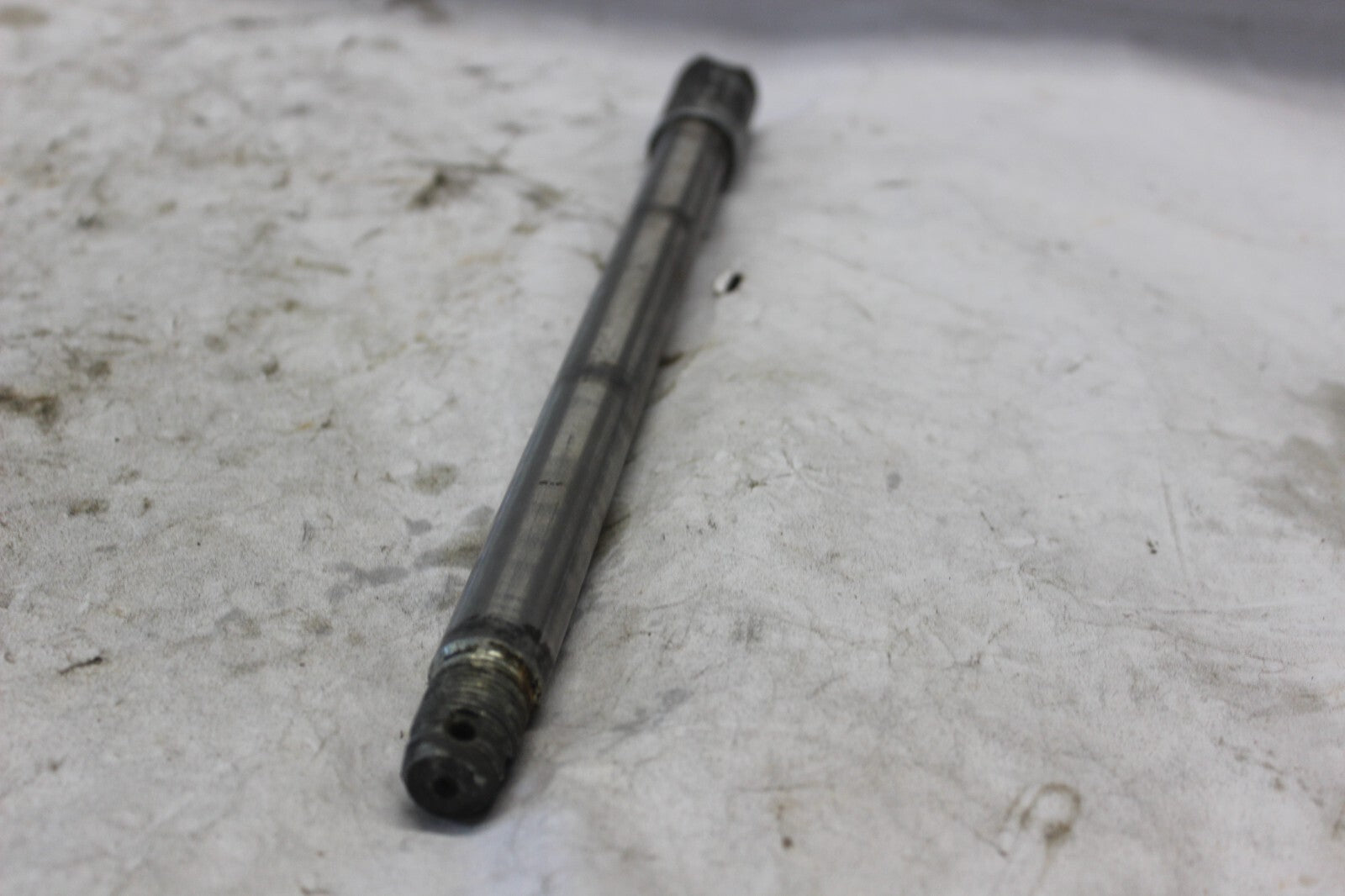 REAR WHEEL AXLE 42301-463-000 1982 HONDA GOLDWING GL1100A