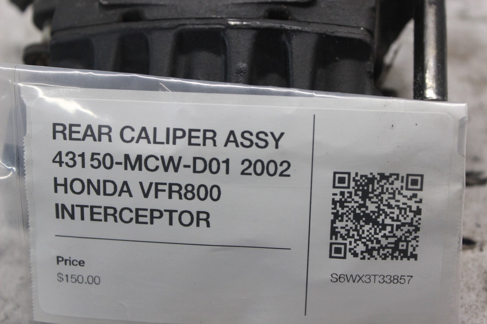 REAR CALIPER ASSY 43150-MCW-D01 2002 HONDA VFR800 INTERCEPTOR