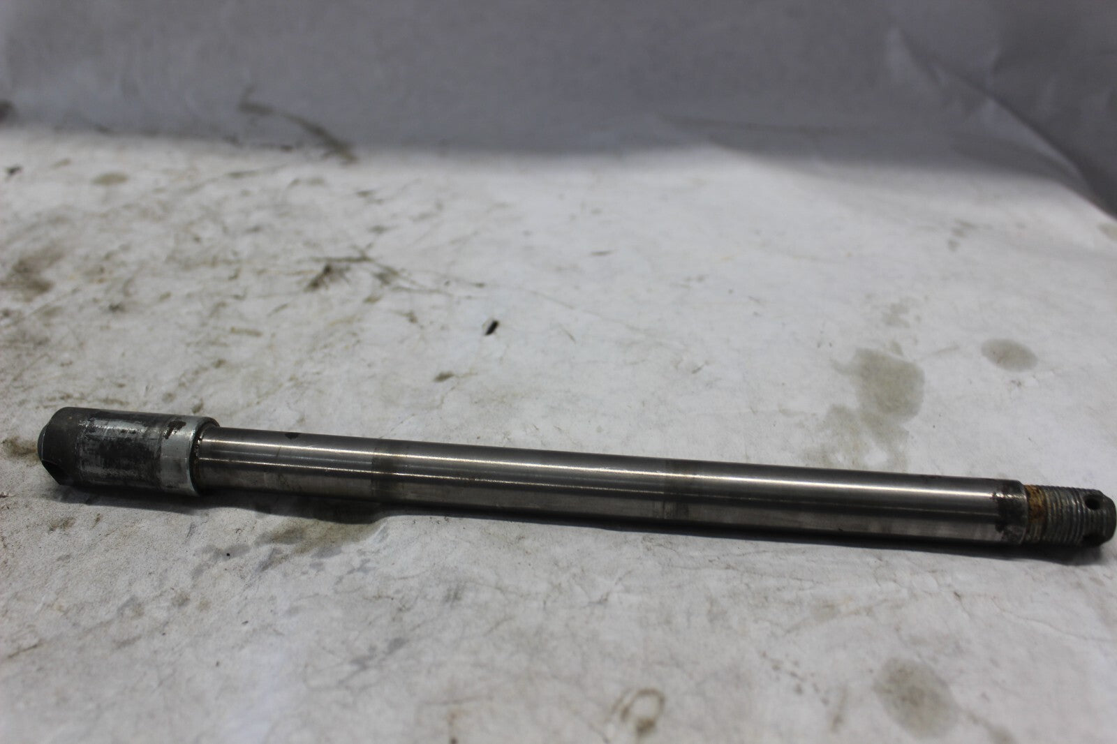 REAR WHEEL AXLE 42301-463-000 1982 HONDA GOLDWING GL1100A
