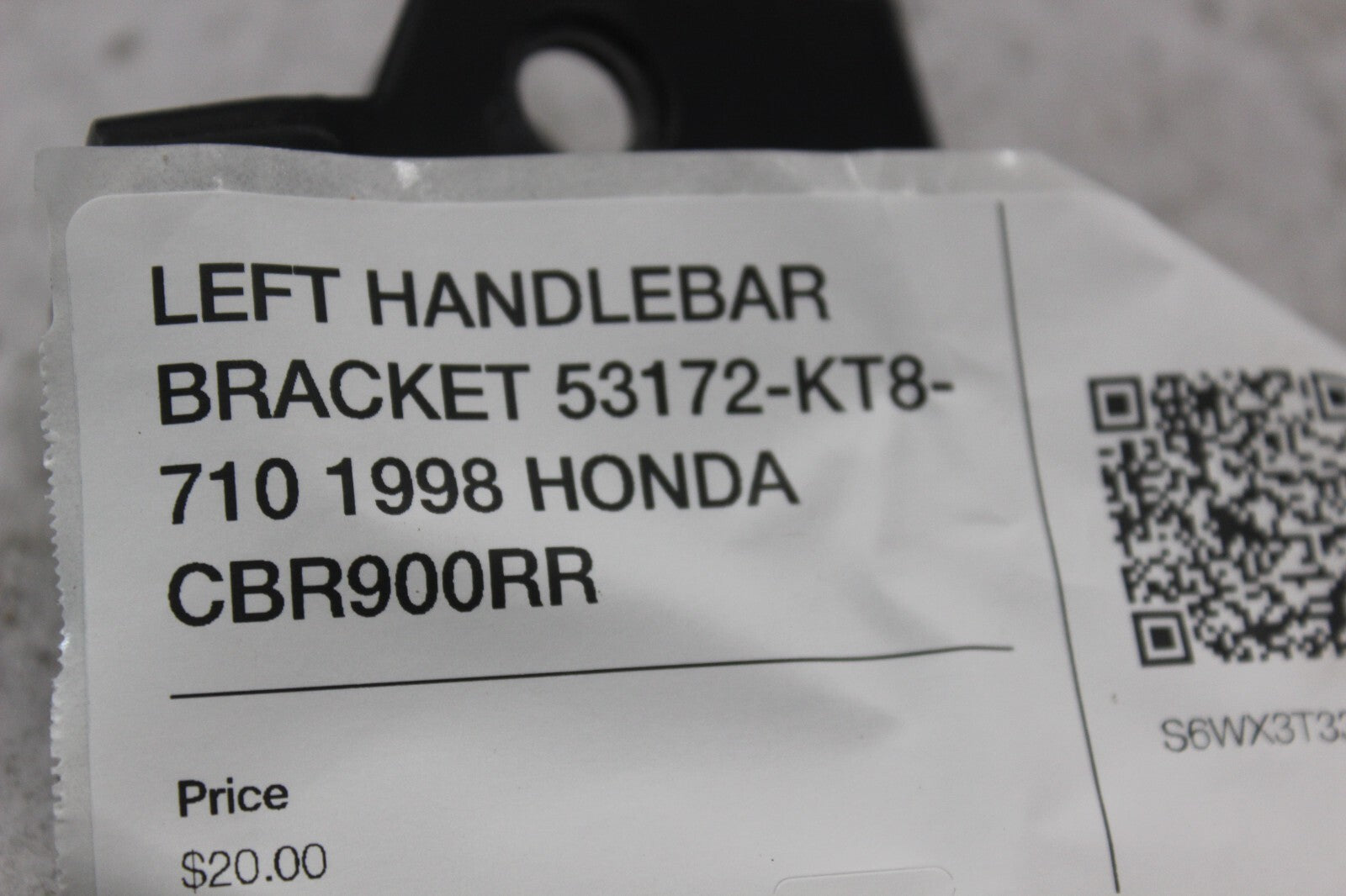 LEFT HANDLEBAR BRACKET 53172-KT8-710 1998 HONDA CBR900RR