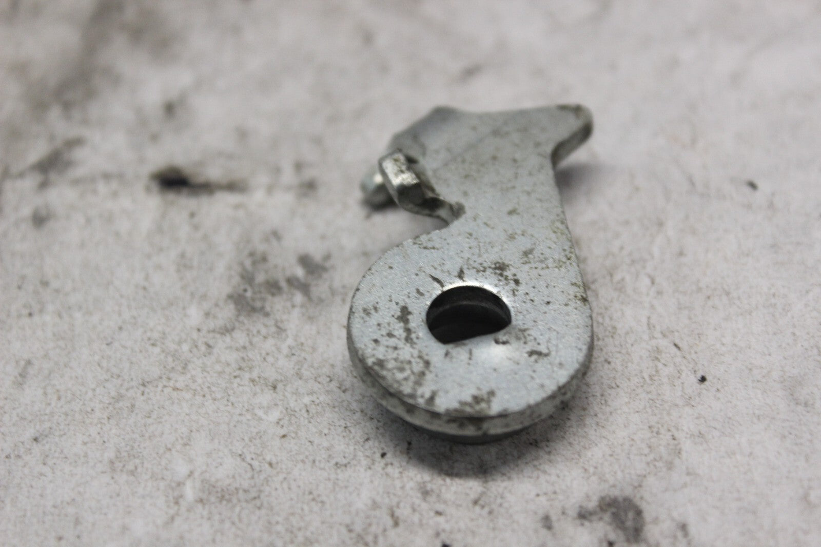 LEFT SEAT LOCK PLATE 77223-MA1-000 1982 HONDA GL500I SILVERWING