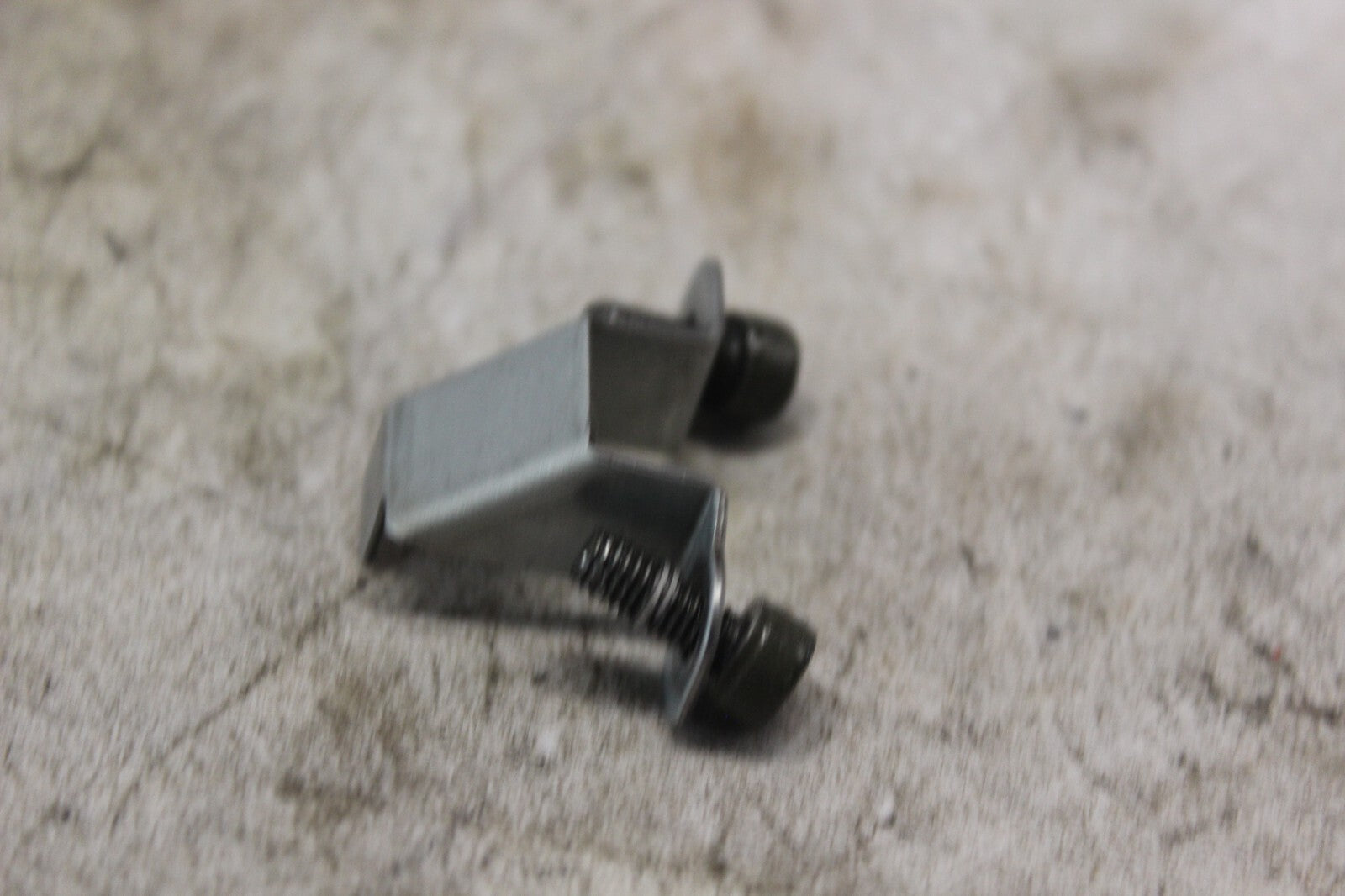 MAGNETO CLAMP W/ BOLTS 32371-24F00 2002 SUZUKI HAYABUSA GSX1300R