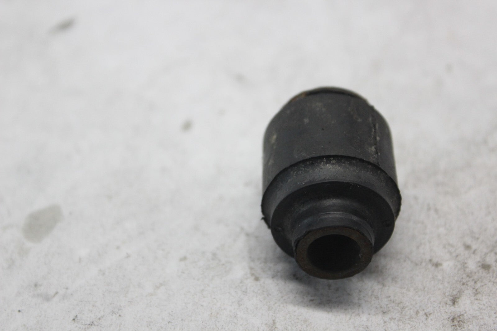 MOUNTING RUBBER E 50205-MAH-000 1998 HONDA CBR900RR