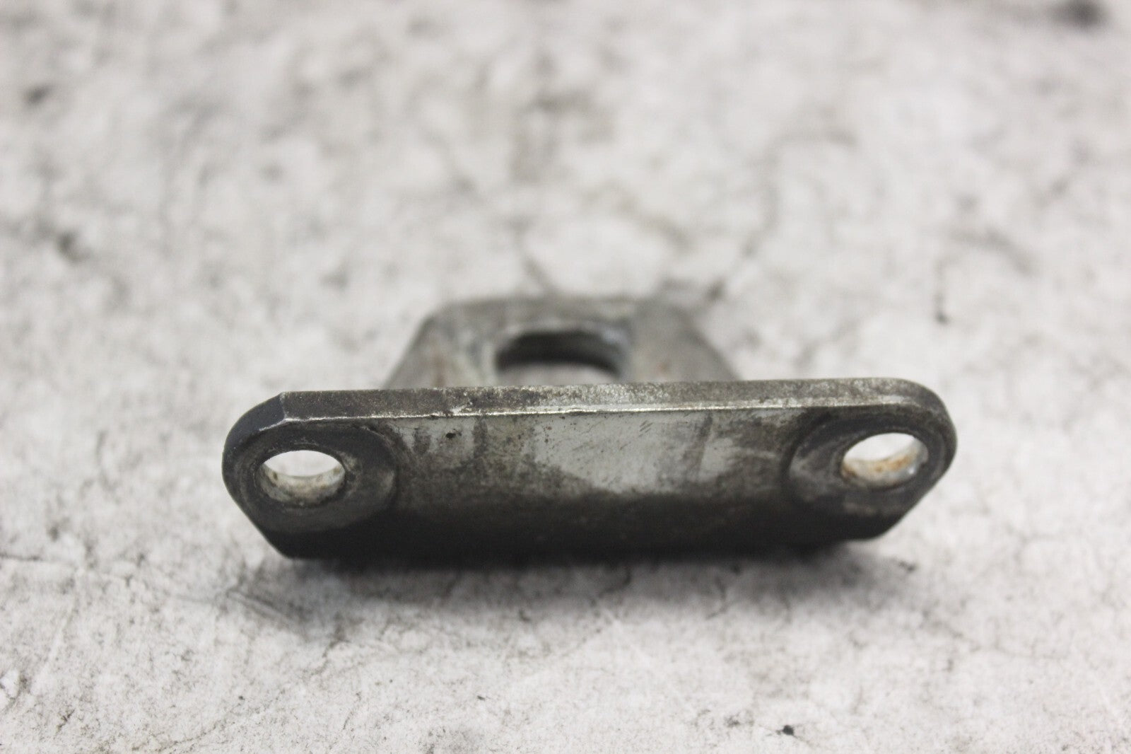REAR EXHAUST MOUNT BRACKET 65678-07 2008 H-D ELECTRAGLIDE FLHT