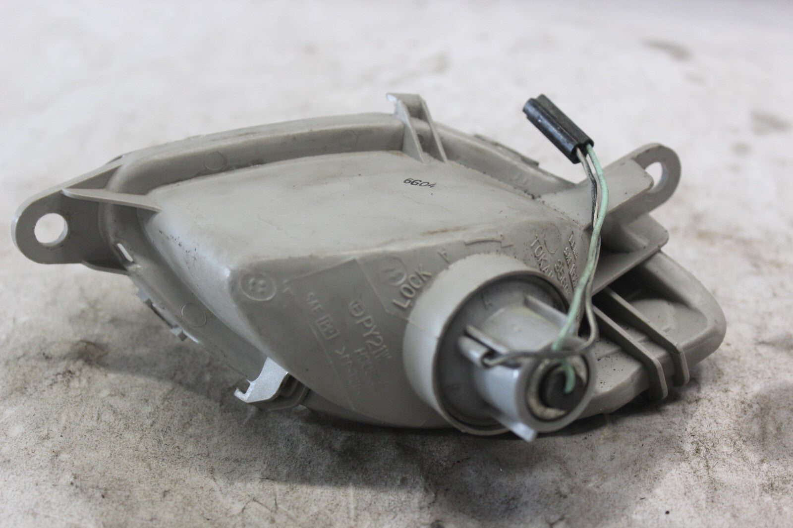 FRONT RIGHT TURN SIGNAL ASSY 35601-24F00 2002 SUZUKI HAYABUSA GSX1300R