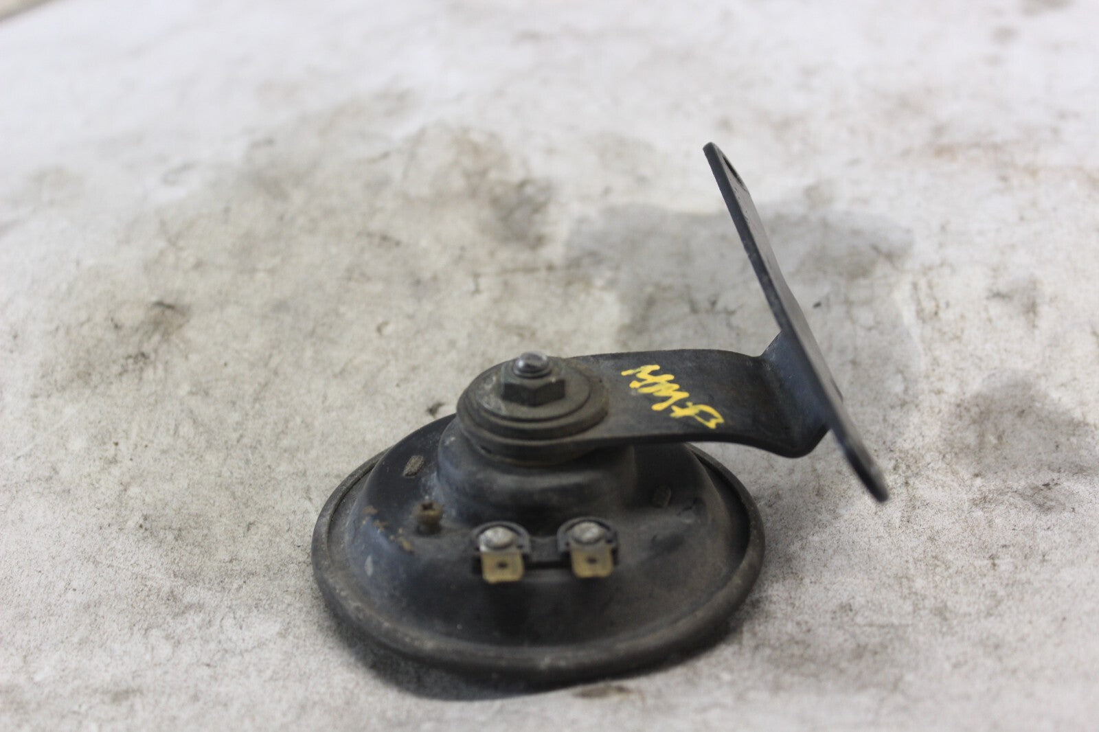 Horn 12v 3amp 105db TESTED/ WORKS 38500-24F00 2002 SUZUKI HAYABUSA GSX1300R