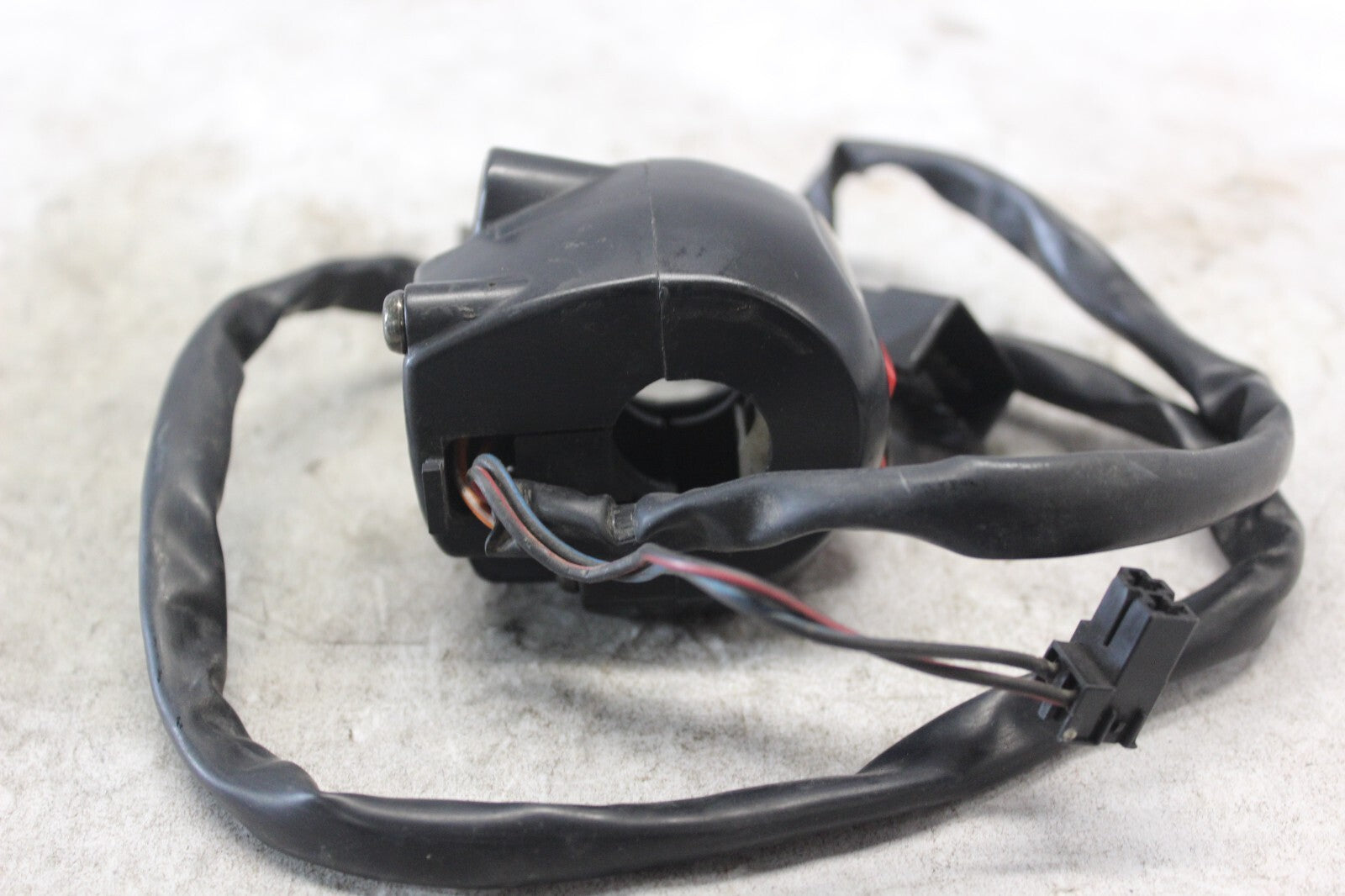 Handle Switch Assy. RIGHT #37200-33E31 2002 SUZUKI HAYABUSA GSX1300R