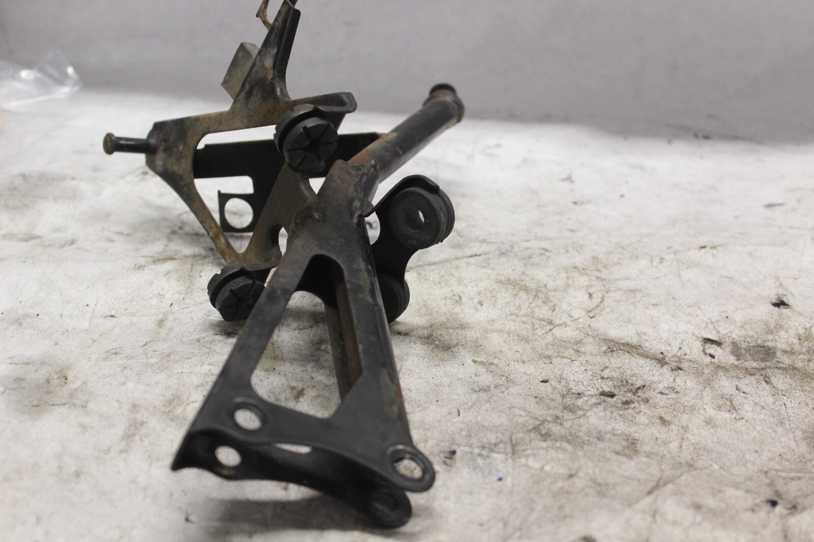 UPPER COWL STAY A 64501-MAS-E00 1998 HONDA CBR900RR