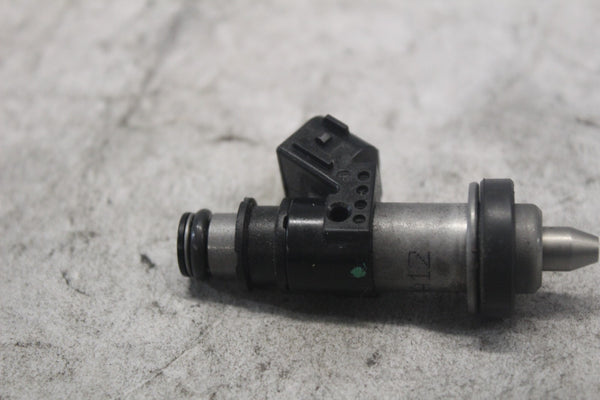 FUEL INJECTOR 15710-24F00 2006 SUZUKI HAYABUSA GSX1300R