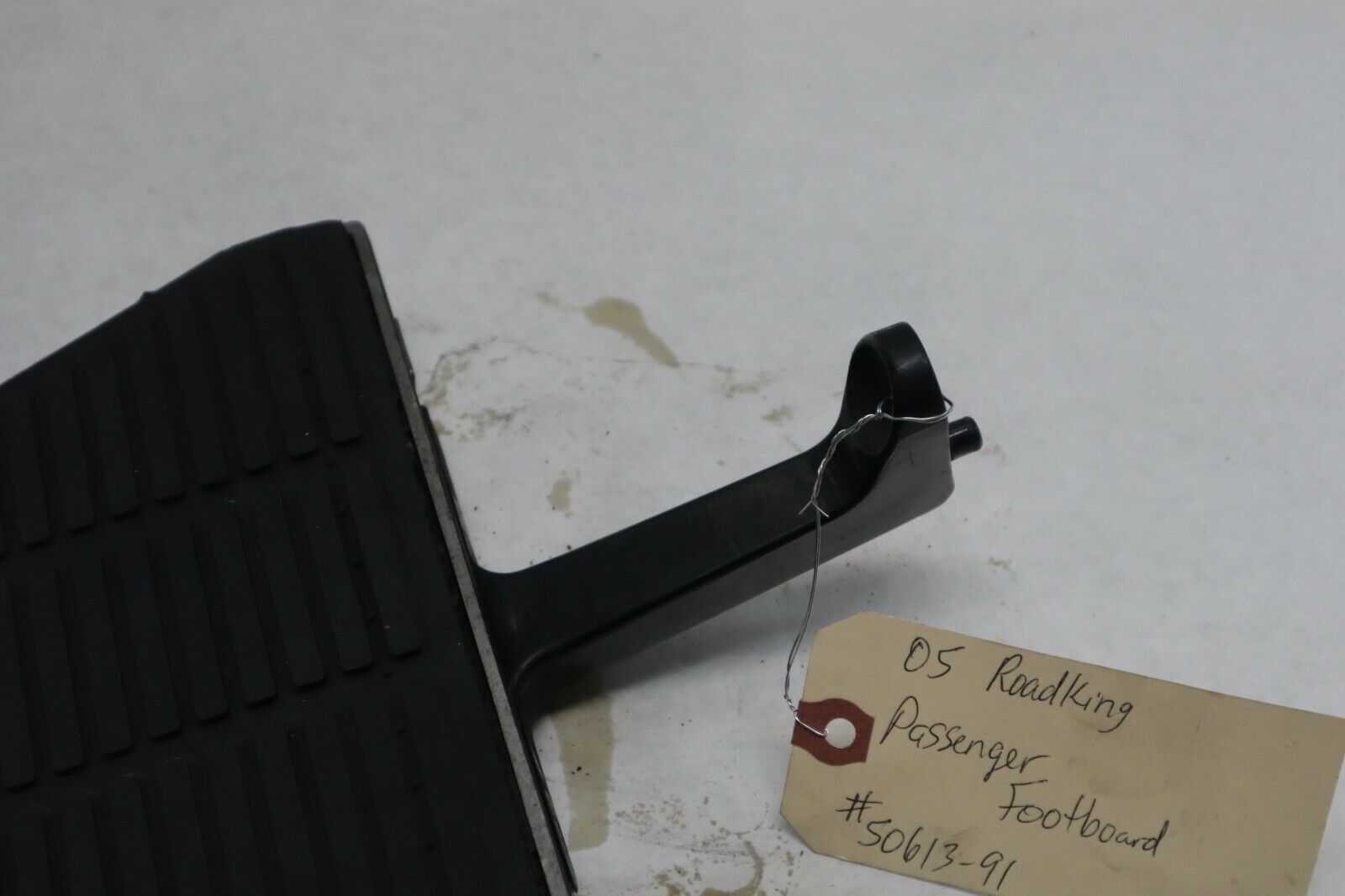 OEM Harley Davidson Passenger Footboard Floorboard 2005 Road King Blk/Red