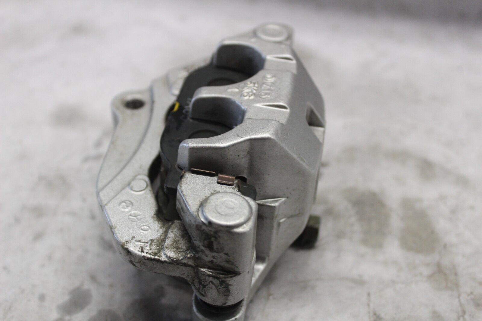 FRONT CALIPER ASSY RIGHT 5KS-2580U-00-00 2001 XVS1100A VSTAR CLASSIC