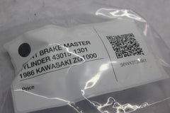 FRONT BRAKE MASTER CYLINDER 43015-1301 1986 KAWASAKI ZG1000