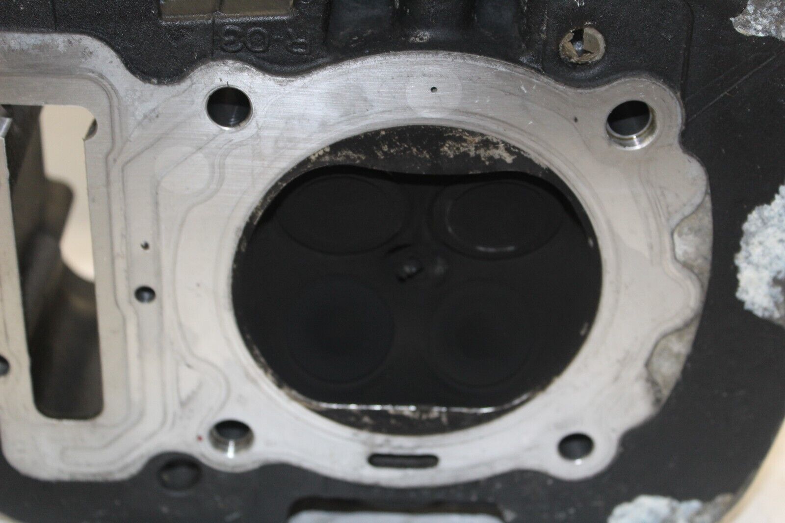REAR CYLINDER HEAD BLACK (SEE PHOTOS) 3021772 2007 VICTORY 8BALL