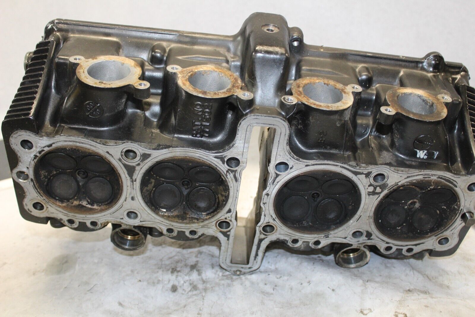 CYLINDER HEAD ASSY 11100-27E60 2001 SUZUKI BANDIT GSF1200S