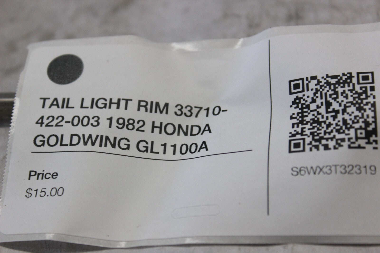 TAIL LIGHT RIM 33710-422-003 1982 HONDA GOLDWING GL1100A