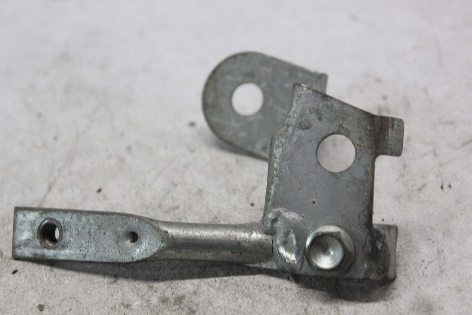 LEFT SIDE COVER STAY 50202-MAE-000 1998 HONDA CBR900RR