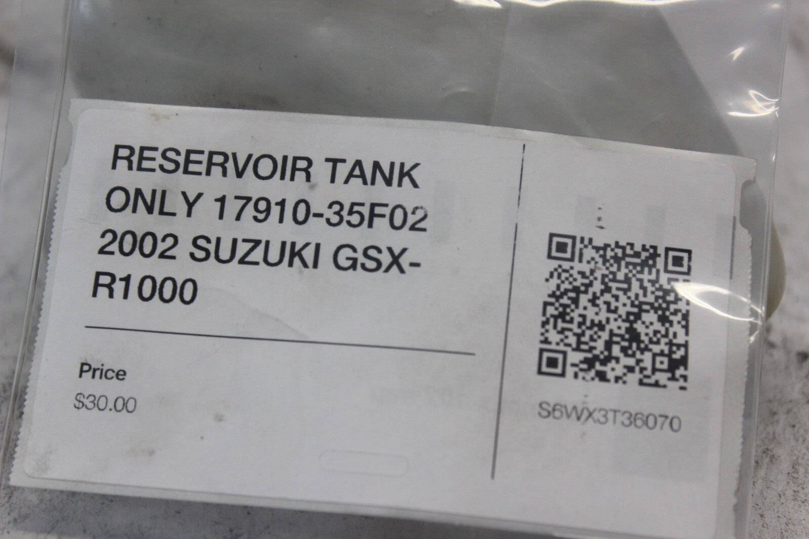 RESERVOIR TANK ONLY 17910-35F02 2002 SUZUKI GSX-R1000