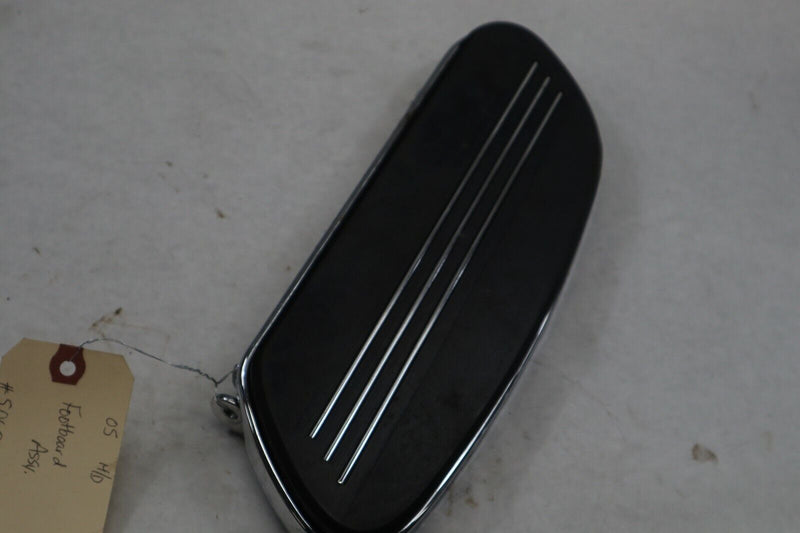 OEM Harley Davidson Footboard Floorboard Streamliner Chrome RIGHT 50683-04