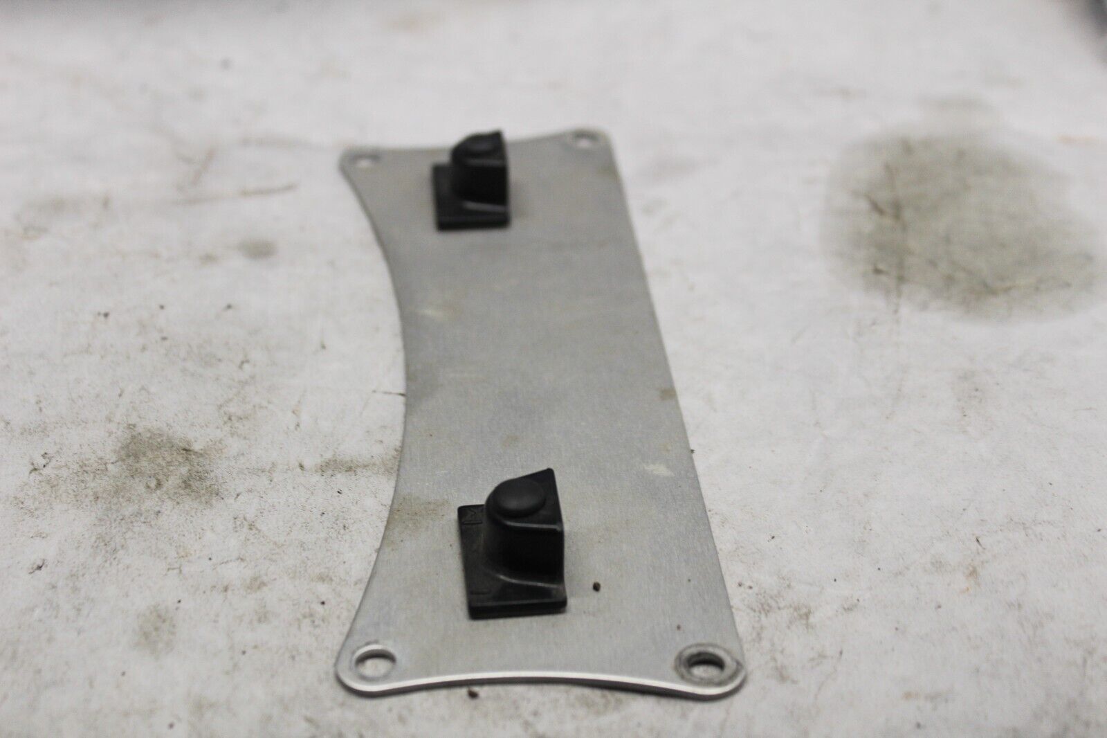 REAR FENDER BRACKET 2C0-21131-00-00 2007 YAMAHA R6 YZFR6