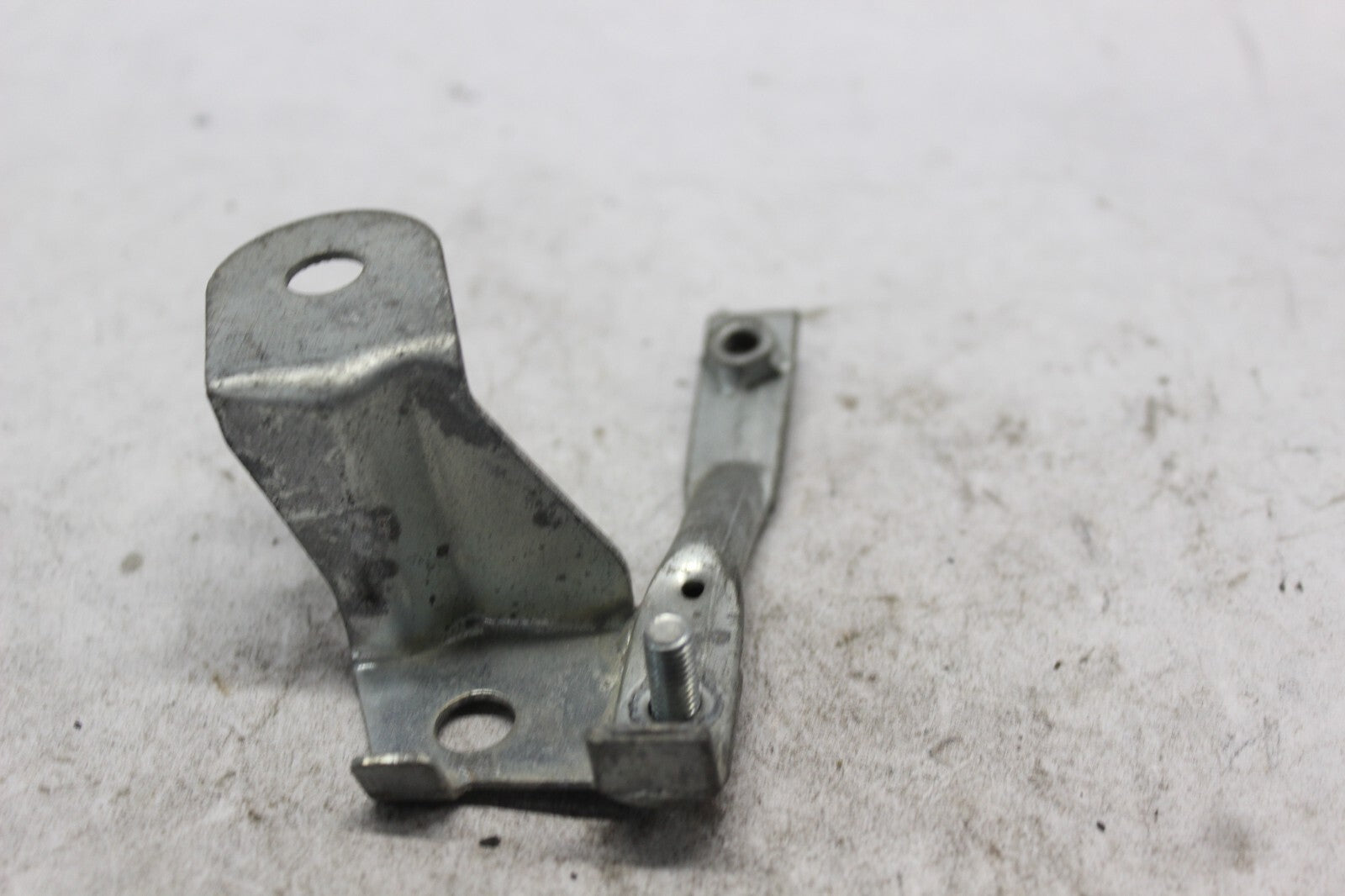 LEFT SIDE COVER STAY 50202-MAE-000 1998 HONDA CBR900RR