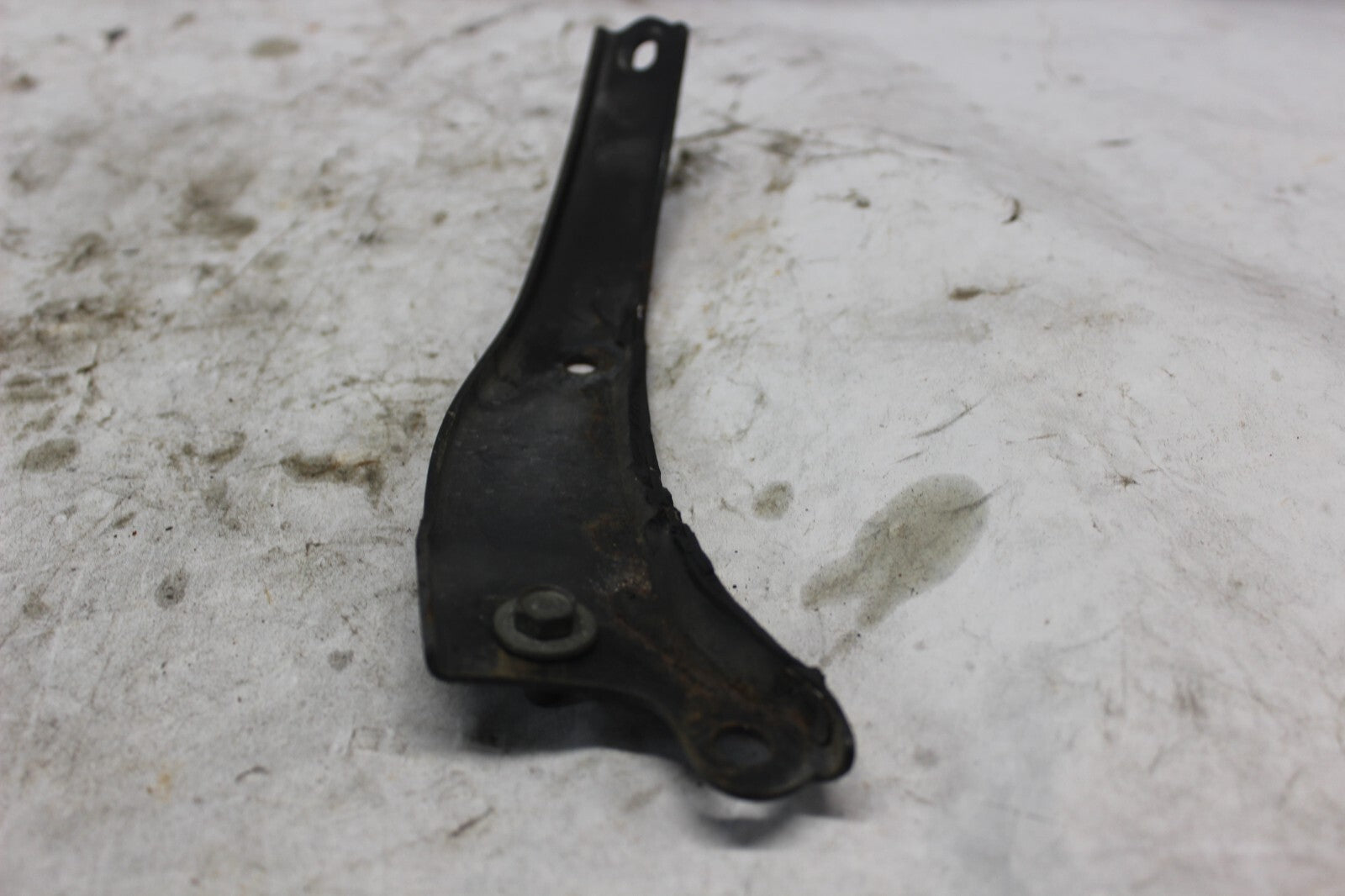 LEFT FRONT COWL STAY 64514-MB9-770 1982 HONDA GOLDWING GL1100A
