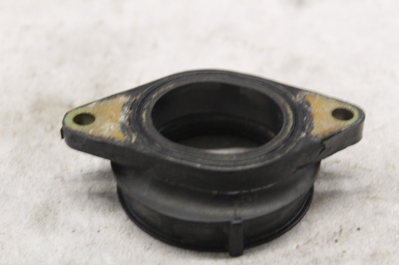 CARBURETOR JOINT 2 RIGHT 2C0-13596-00-00 2007 YAMAHA R6 YZFR6