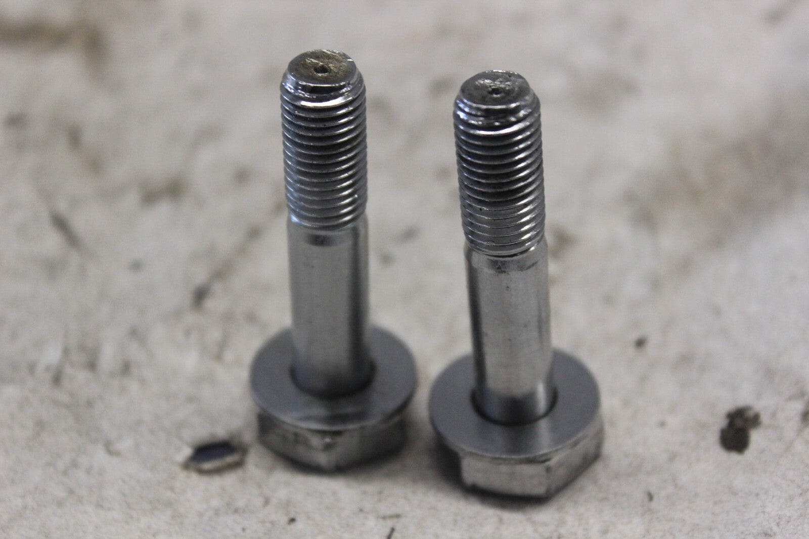 FRONT CALIPER BOLT 2PCS 90123-MB9-870 1982 HONDA GOLDWING GL1100A