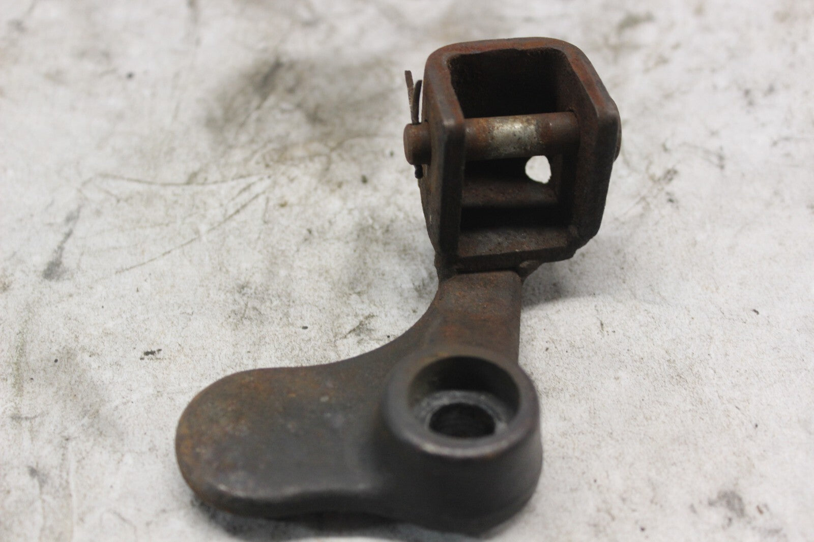 FRONT LEFT STEP ARM 50625-MA1-000 1982 HONDA GL500I SILVERWING