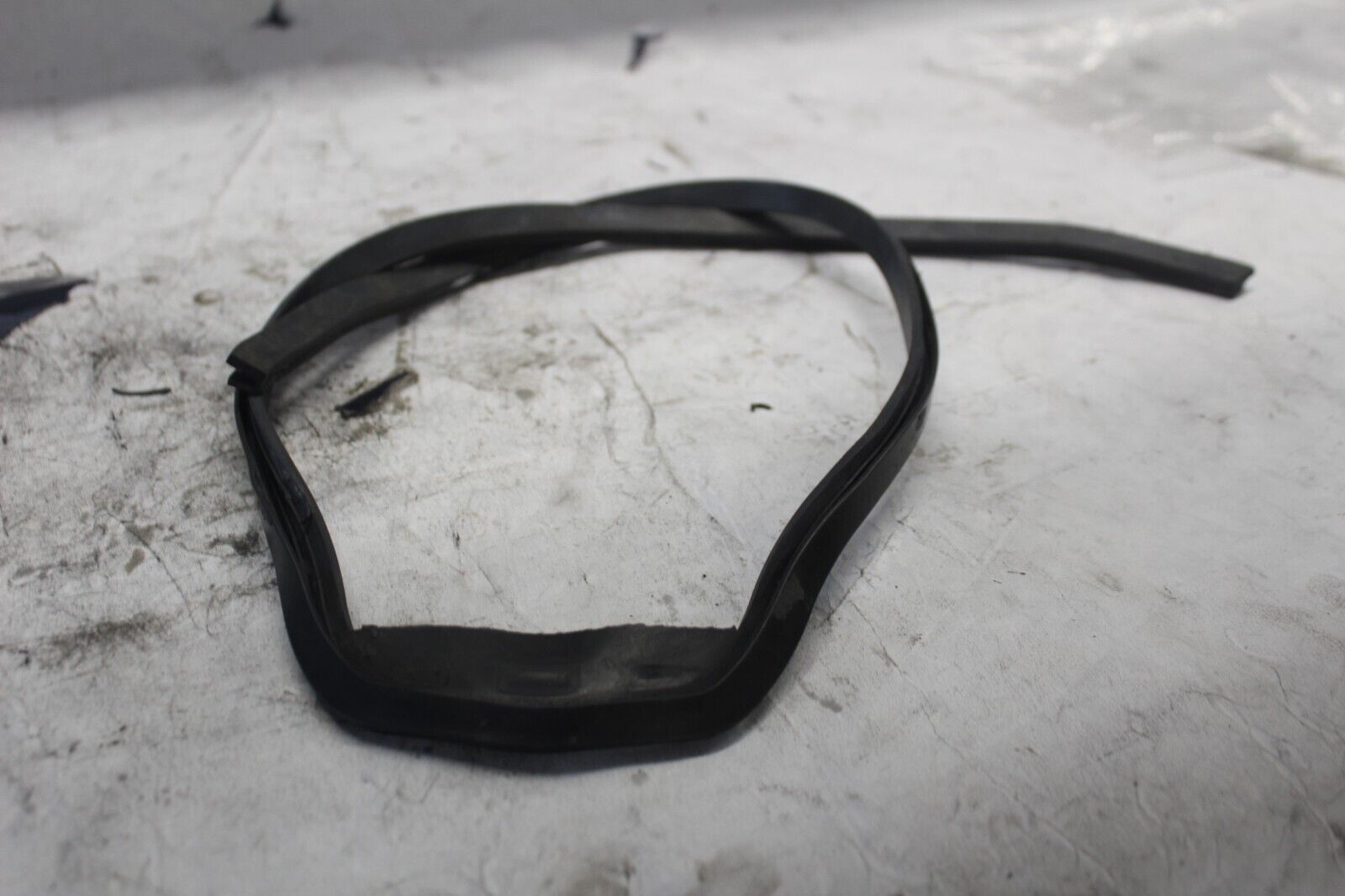 INSTRUMENT PANEL TRIM 71010-04 2005 ROAD KING CUSTOM FLHRSI