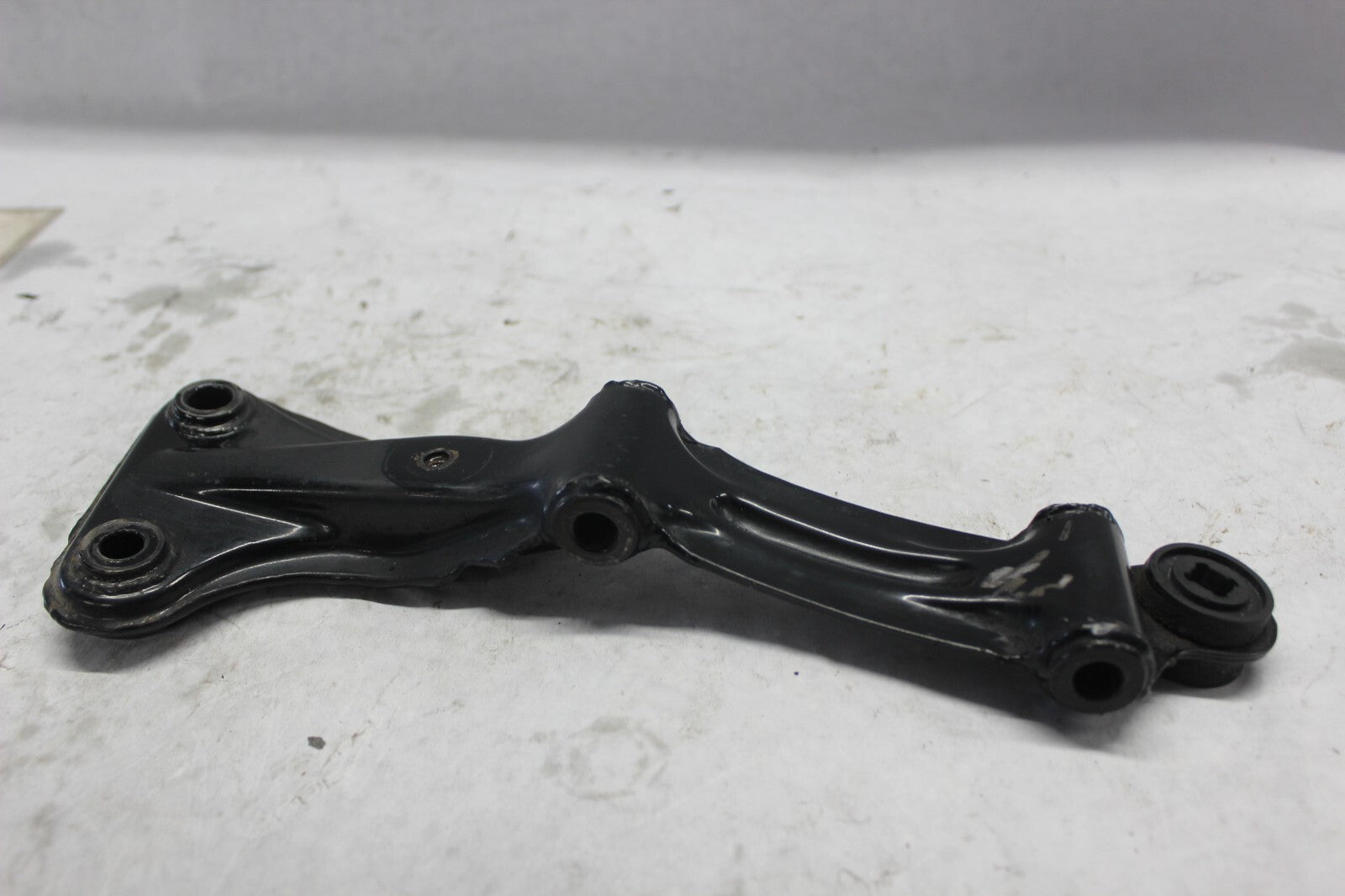 RIGHT FRONT ENGINE HANGER BRACKET 50310-MA1-000 1982 HONDA GL500I SILVERWING