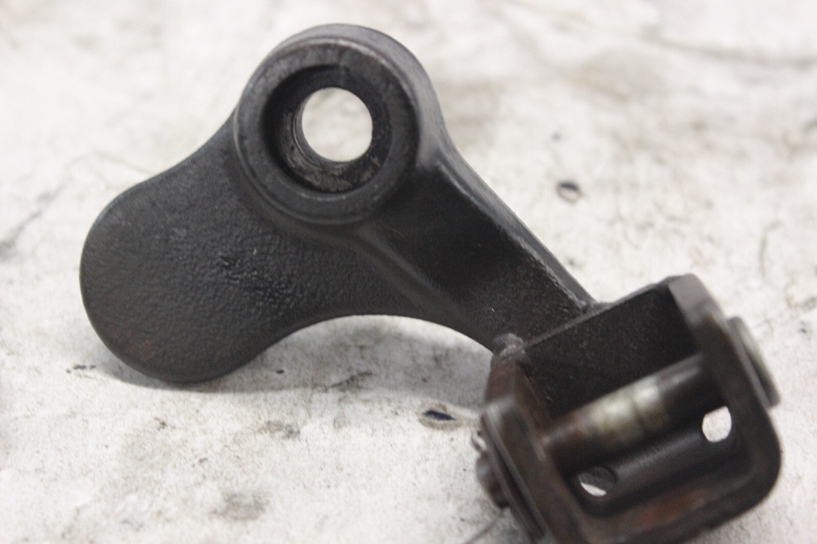 FRONT RIGHT STEP ARM 50615-MA1-000 1982 HONDA GL500I SILVERWING
