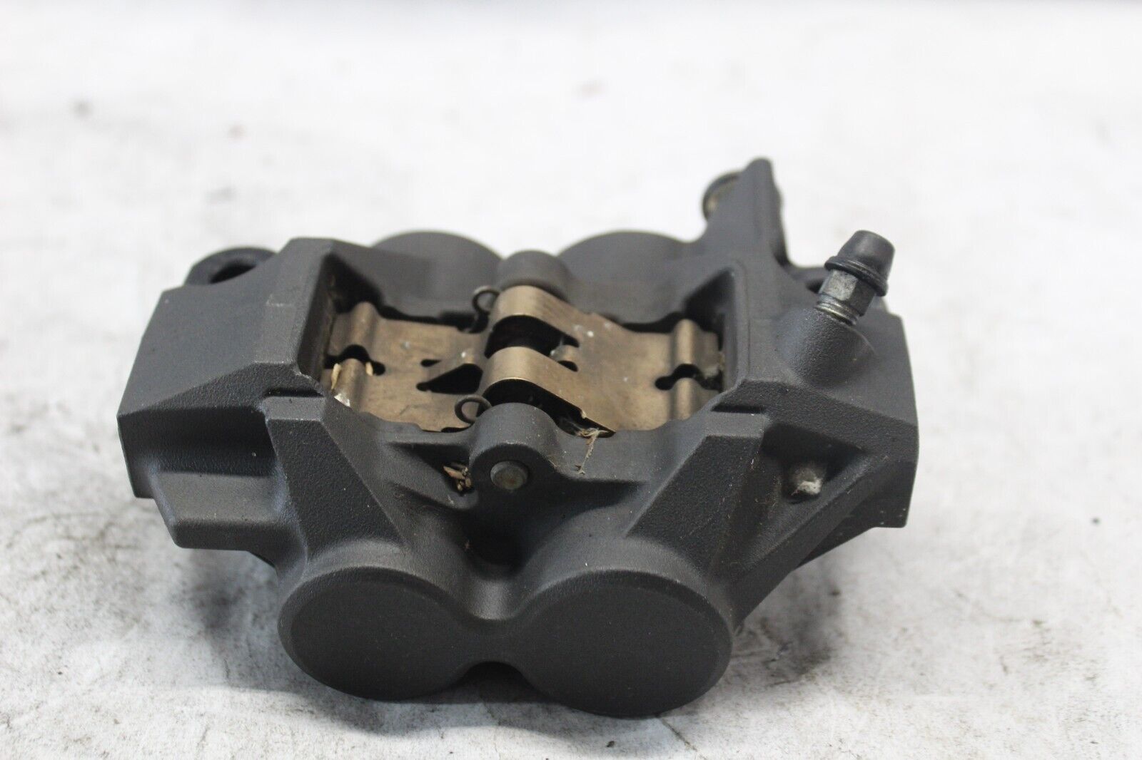 LEFT FRONT CALIPER ASSY 2C0-2580T-00-00 2007 YAMAHA R6 YZFR6