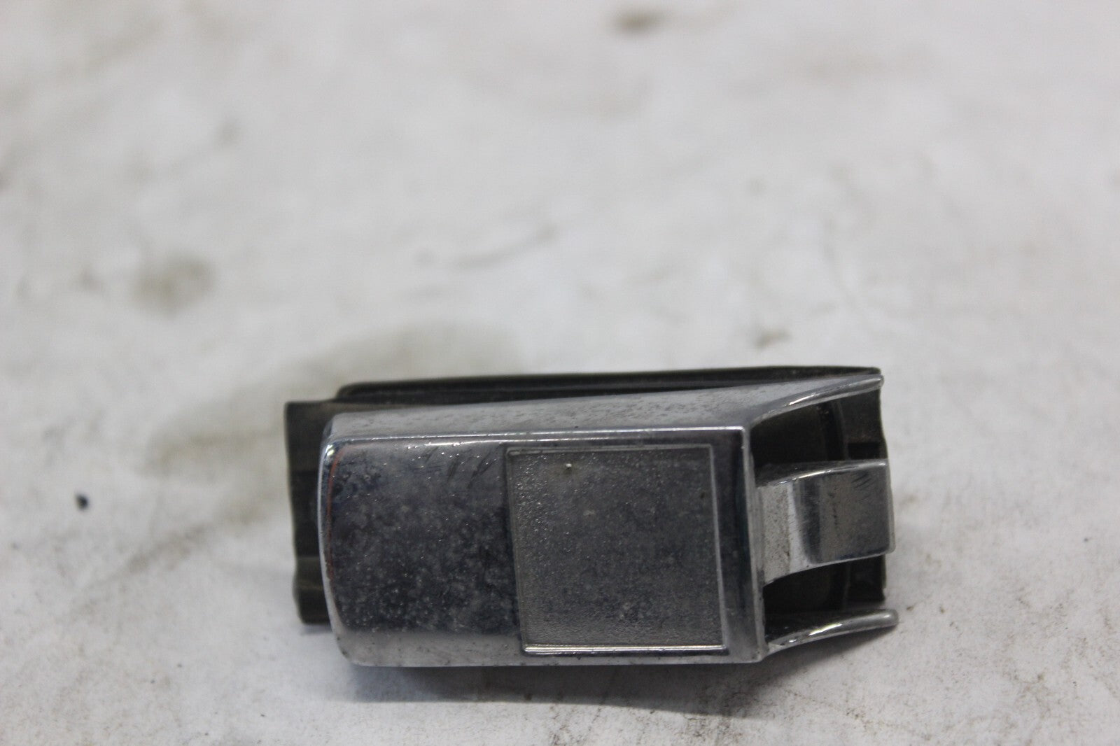 TRUNK GRIP HOLDER 81241-463-770 1982 HONDA GOLDWING GL1100A