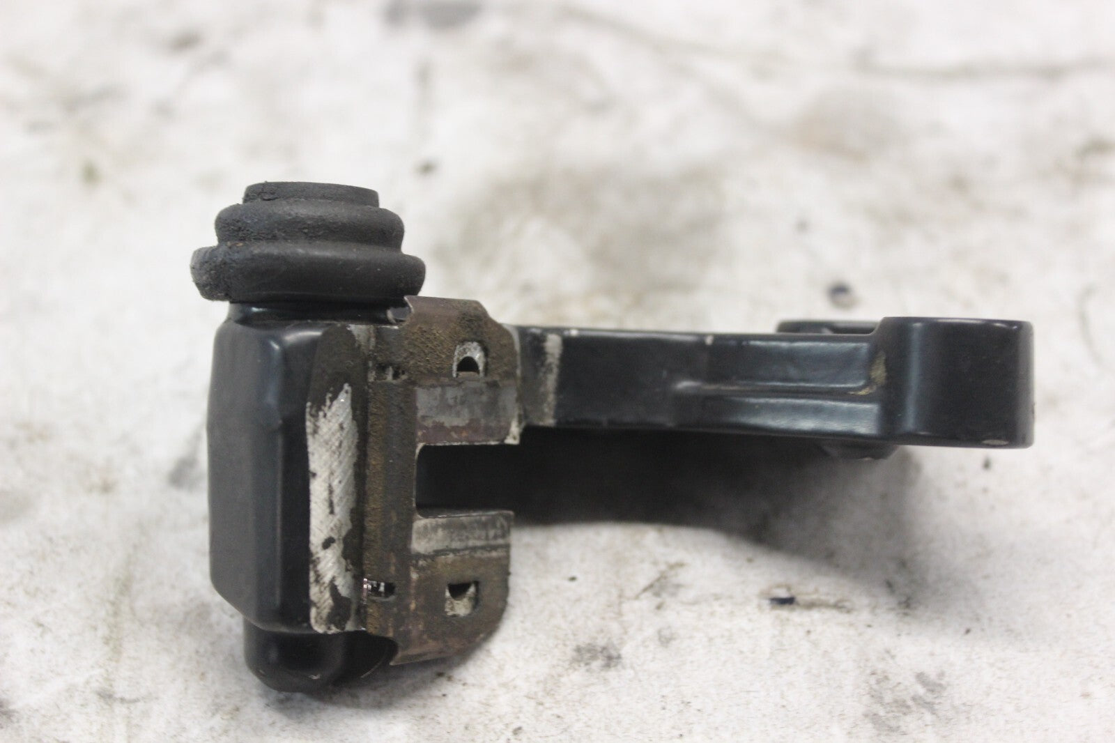 RIGHT CALIPER BRACKET 45210-443-763 1982 HONDA GL500I SILVERWING