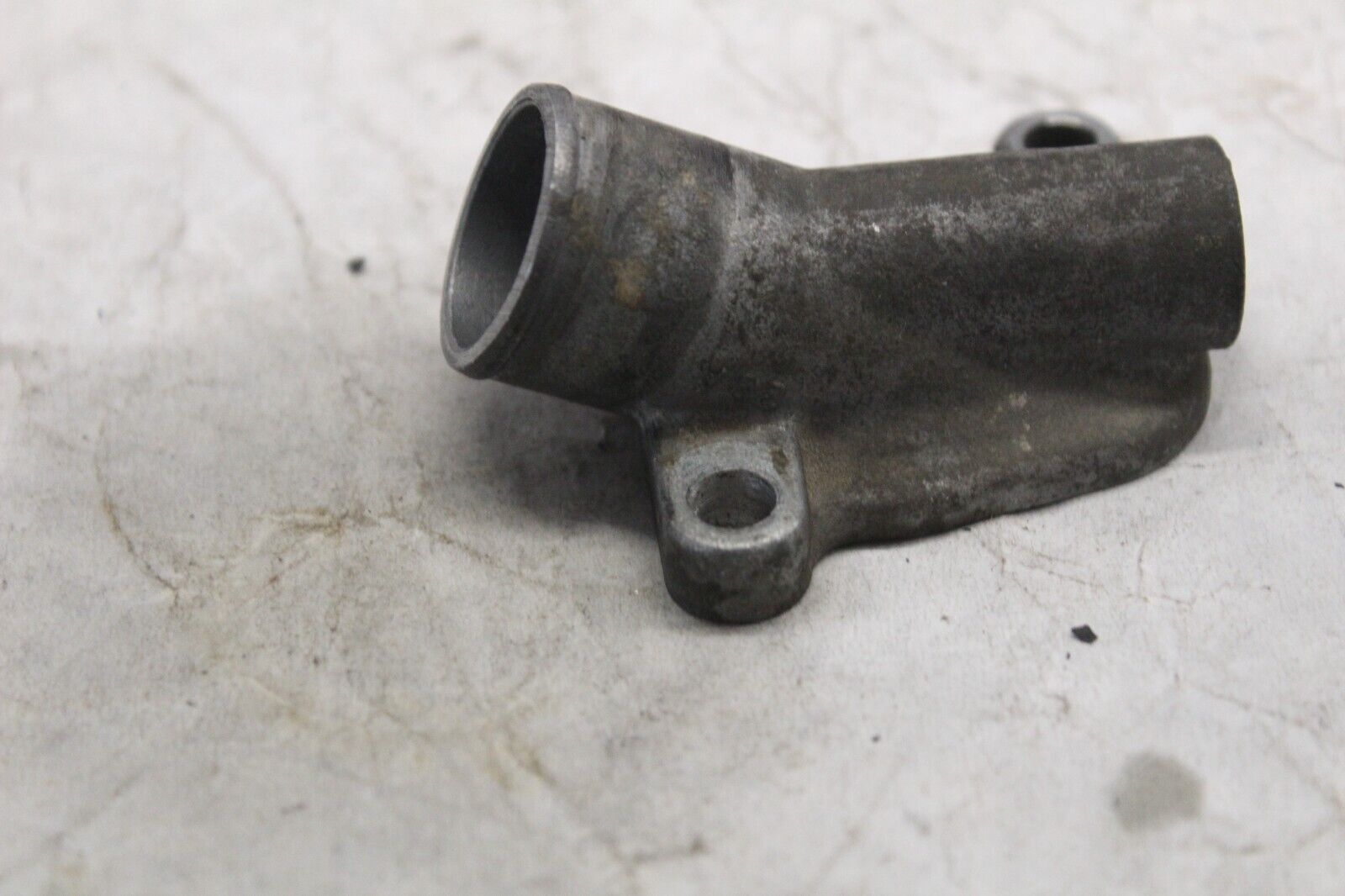 CYLINDER HEAD OUTLET UNION 11181-45C10 2003 SUZUKI VOLUSIA VL800